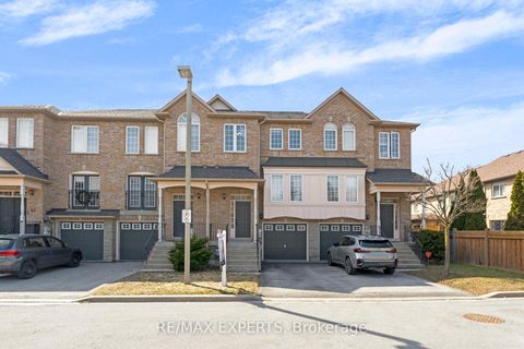 Photo 1 at 61 - 19 Foxchase Avenue, East Woodbridge, Vaughan