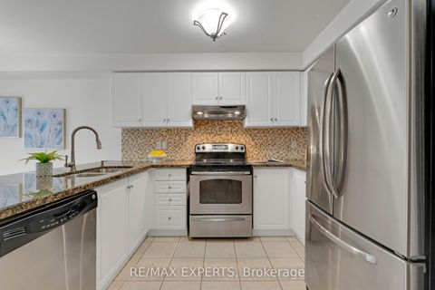 Photo 10 at 61 - 19 Foxchase Avenue, East Woodbridge, Vaughan