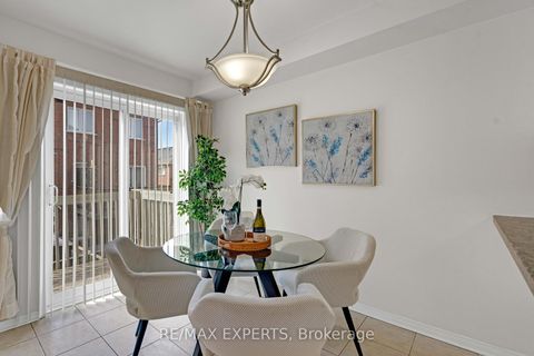 Photo 12 at 61 - 19 Foxchase Avenue, East Woodbridge, Vaughan