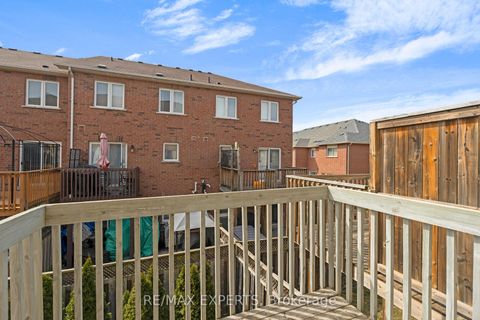 Photo 13 at 61 - 19 Foxchase Avenue, East Woodbridge, Vaughan