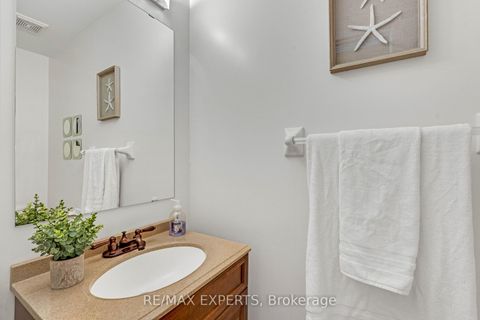 Photo 14 at 61 - 19 Foxchase Avenue, East Woodbridge, Vaughan