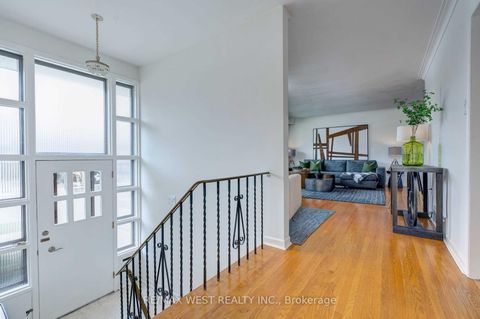 Photo 1 at 29 Fulwell Crescent, York University Heights, Toronto