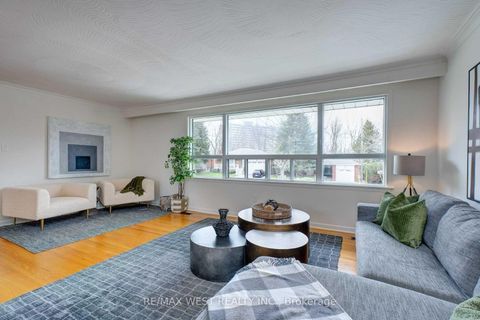 Photo 5 at 29 Fulwell Crescent, York University Heights, Toronto