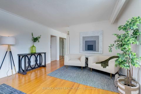 Photo 6 at 29 Fulwell Crescent, York University Heights, Toronto