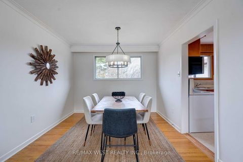 Photo 7 at 29 Fulwell Crescent, York University Heights, Toronto