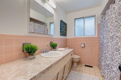 Photo 13 at 29 Fulwell Crescent, York University Heights, Toronto