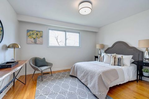 Photo 16 at 29 Fulwell Crescent, York University Heights, Toronto