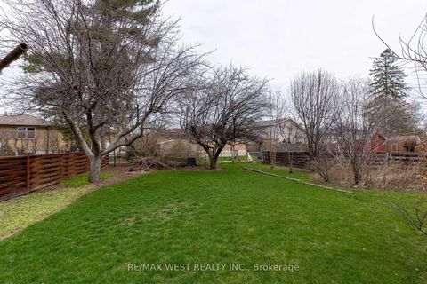 Photo 24 at 29 Fulwell Crescent, York University Heights, Toronto