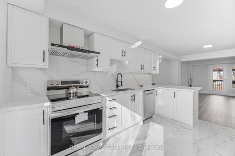 Photo 9 at 3 - 11 Plaisance Road, North Richvale, Richmond Hill