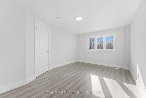 Photo 25 at 3 - 11 Plaisance Road, North Richvale, Richmond Hill