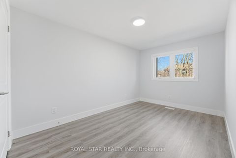 Photo 27 at 3 - 11 Plaisance Road, North Richvale, Richmond Hill