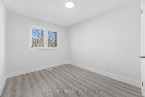 Photo 30 at 3 - 11 Plaisance Road, North Richvale, Richmond Hill