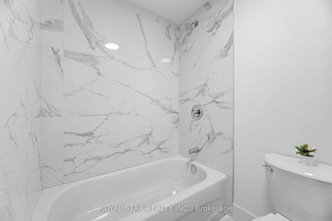 Photo 32 at 3 - 11 Plaisance Road, North Richvale, Richmond Hill