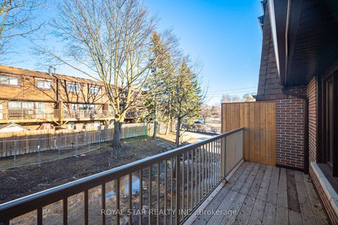 Photo 41 at 3 - 11 Plaisance Road, North Richvale, Richmond Hill