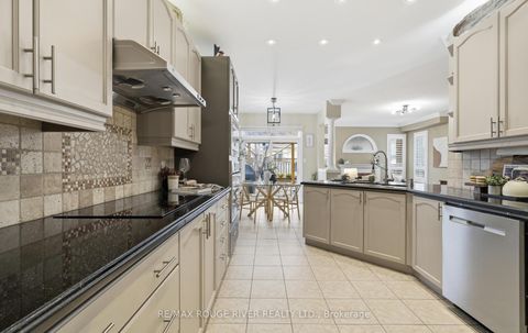 Photo 8 at 26 Corsham Drive, Brooklin, Whitby