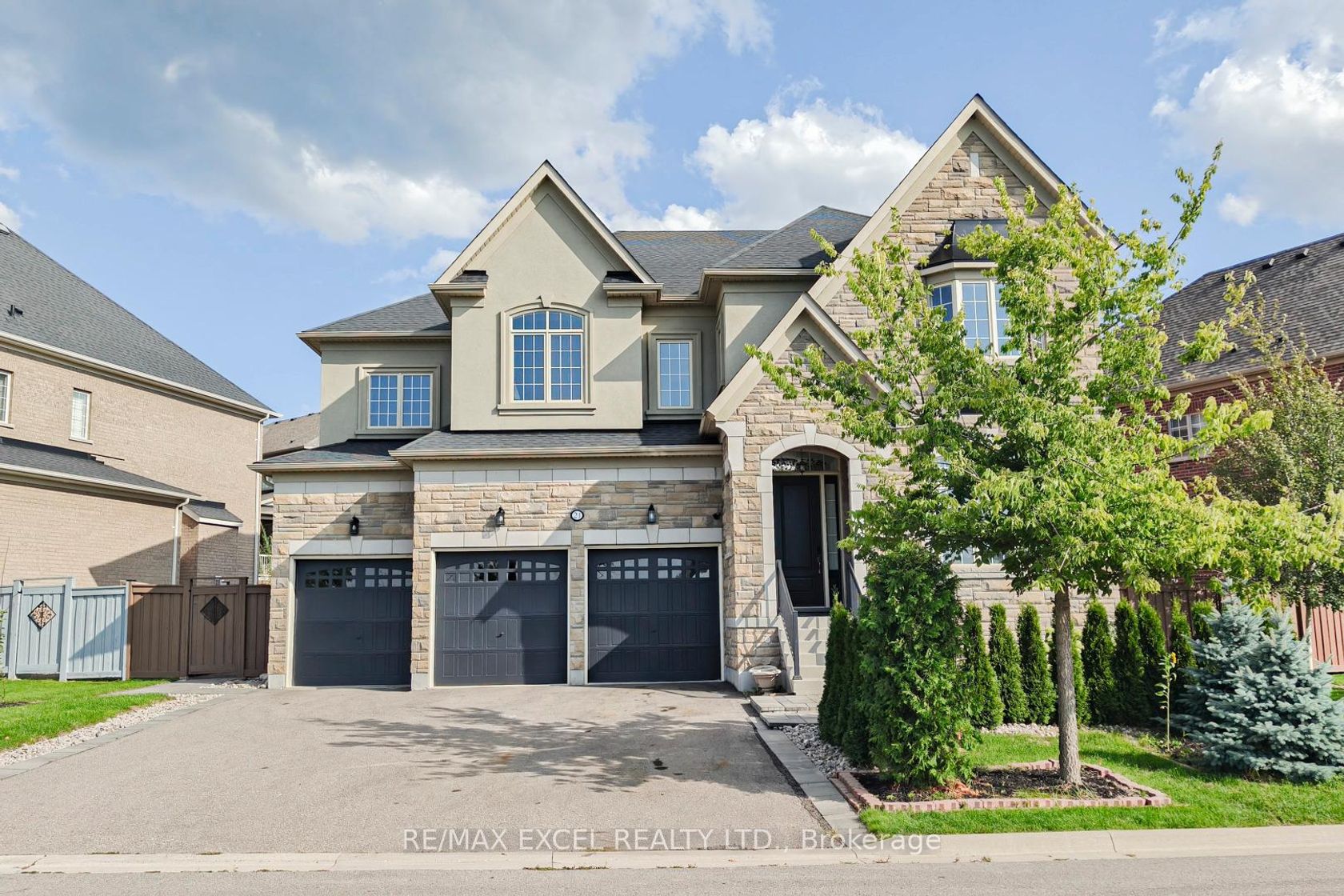 21 Paradise Valley Trail, Nobleton, King by Loree Meneguzzi Real Estate 21 Paradise Valley Trail, Nobleton, King