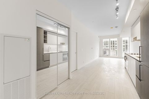 Photo 3 at 1711 - 55 Mercer Street, Waterfront Communities C1, Toronto