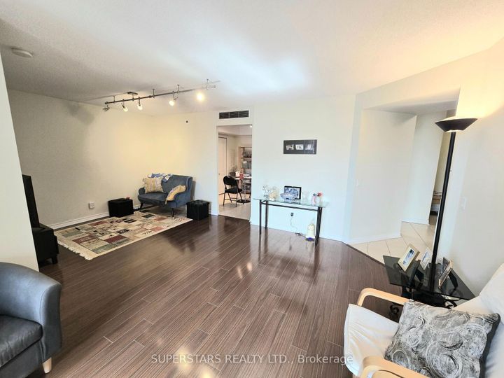 Photo 10 at 909 - 115 Omni Drive, Bendale, Toronto