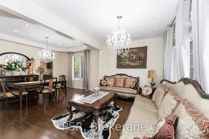 Photo 5 at 12 Danfield Court, Credit Valley, Brampton