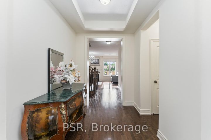 Photo 7 at 12 Danfield Court, Credit Valley, Brampton