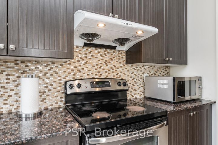 Photo 10 at 12 Danfield Court, Credit Valley, Brampton