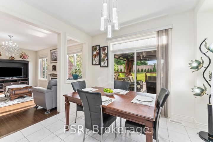 Photo 11 at 12 Danfield Court, Credit Valley, Brampton