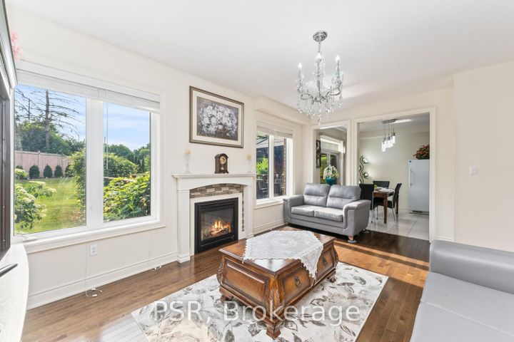 Photo 12 at 12 Danfield Court, Credit Valley, Brampton