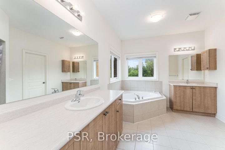 Photo 17 at 12 Danfield Court, Credit Valley, Brampton