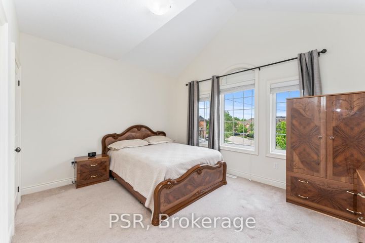 Photo 20 at 12 Danfield Court, Credit Valley, Brampton