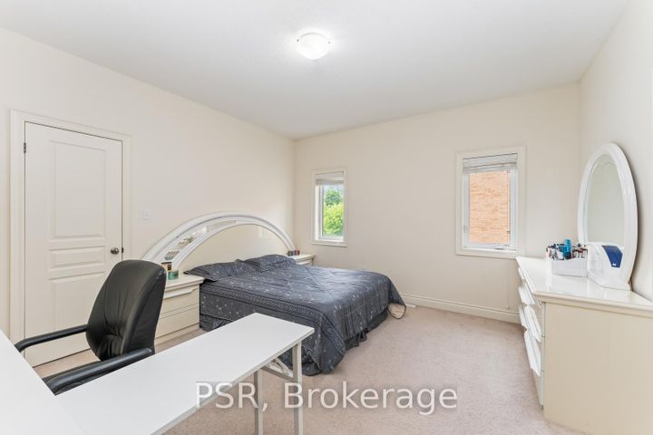 Photo 21 at 12 Danfield Court, Credit Valley, Brampton