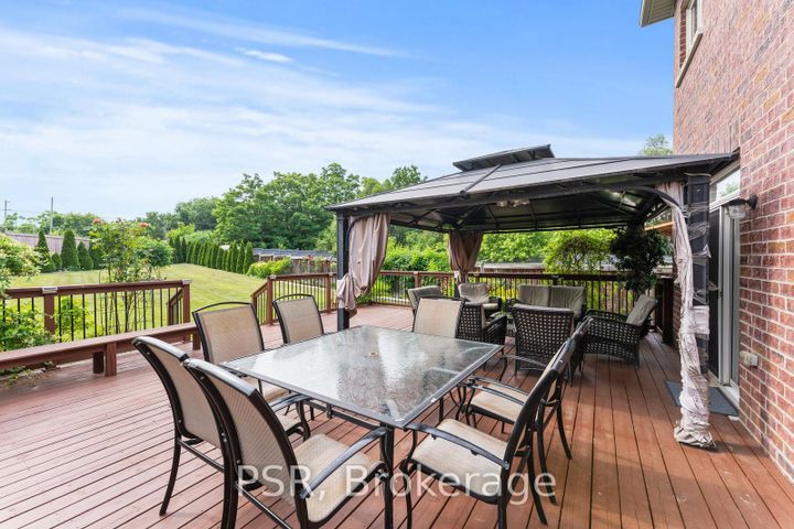 Photo 24 at 12 Danfield Court, Credit Valley, Brampton