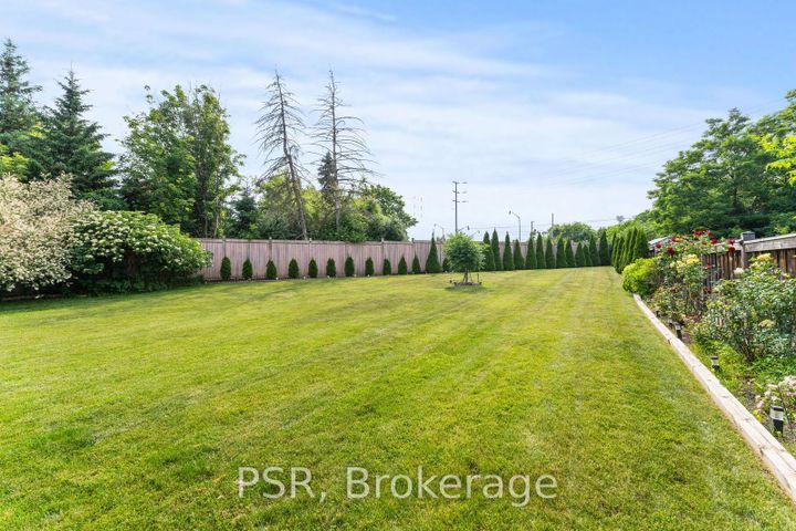 Photo 25 at 12 Danfield Court, Credit Valley, Brampton