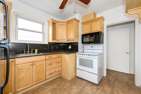 Photo 2 at 667 Pharmacy Avenue, Birchmount, Toronto