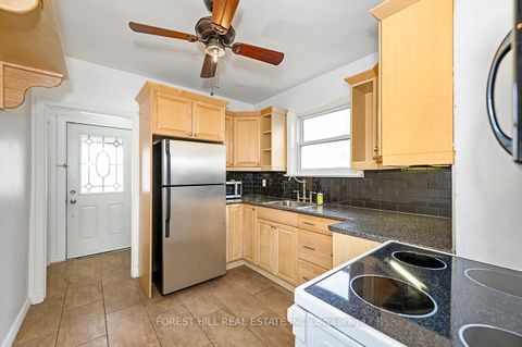 Photo 3 at 667 Pharmacy Avenue, Birchmount, Toronto