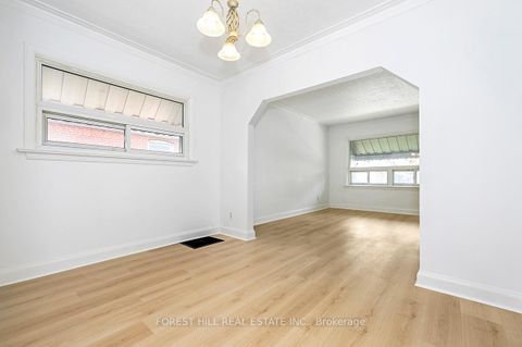 Photo 14 at 667 Pharmacy Avenue, Birchmount, Toronto