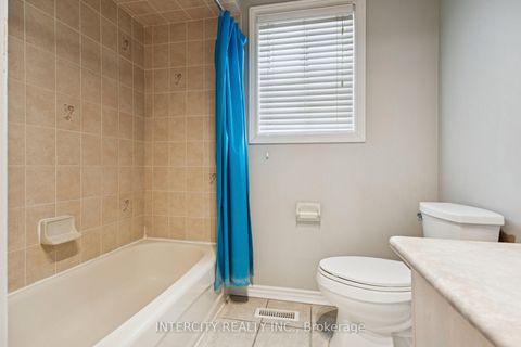 Photo 32 at 25 Meyer Avenue, East Bayfield, Barrie