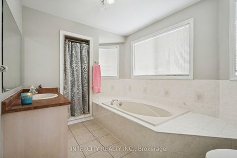 Photo 35 at 25 Meyer Avenue, East Bayfield, Barrie