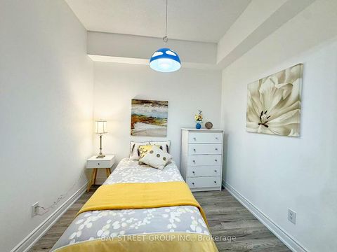 Photo 4 at 507 - 25 Earlington Avenue, Kingsway South, Toronto