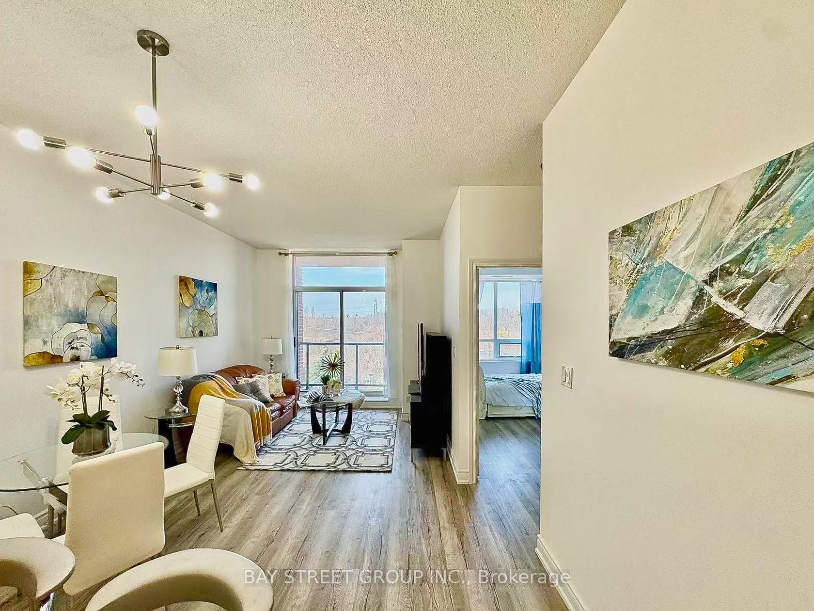 507 - 25 Earlington Avenue, Kingsway South, Toronto by Loree Meneguzzi Real Estate 507 - 25 Earlington Avenue, Kingsway South, Toronto