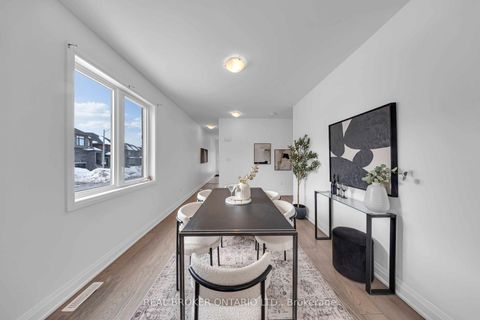 Photo 10 at 48 Barnyard Trail, Rural Barrie Southeast, Barrie