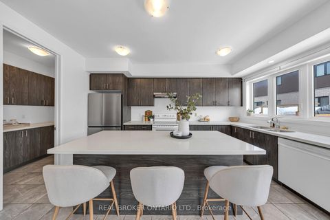 Photo 16 at 48 Barnyard Trail, Rural Barrie Southeast, Barrie