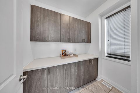 Photo 19 at 48 Barnyard Trail, Rural Barrie Southeast, Barrie