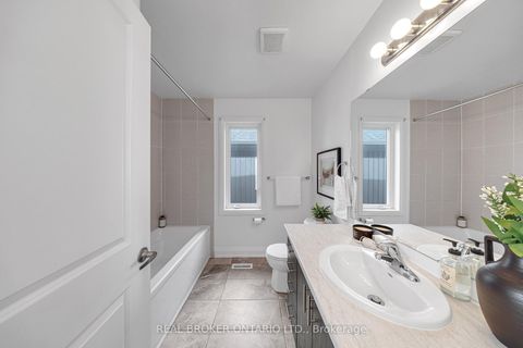 Photo 31 at 48 Barnyard Trail, Rural Barrie Southeast, Barrie