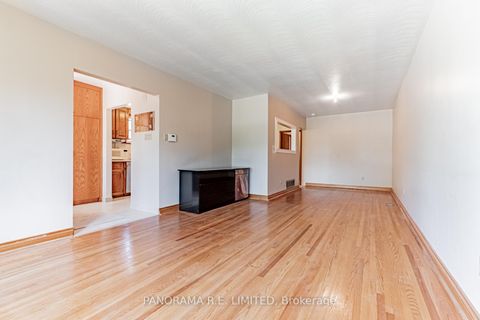 Photo 4 at 53 Vanguard Drive, City Centre West, Toronto