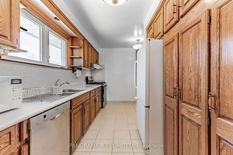 Photo 8 at 53 Vanguard Drive, City Centre West, Toronto