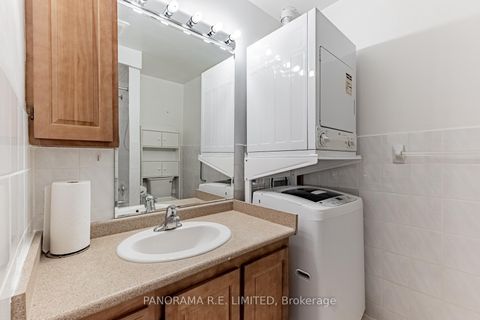 Photo 16 at 53 Vanguard Drive, City Centre West, Toronto