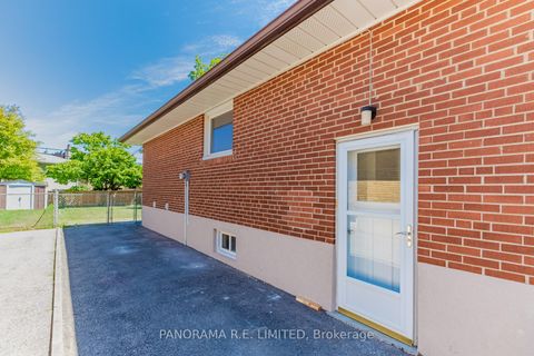 Photo 31 at 53 Vanguard Drive, City Centre West, Toronto