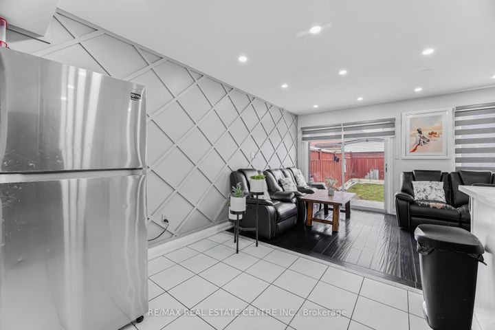 Photo 17 at 28 Mount Fuji Crescent, Wellington, Brampton