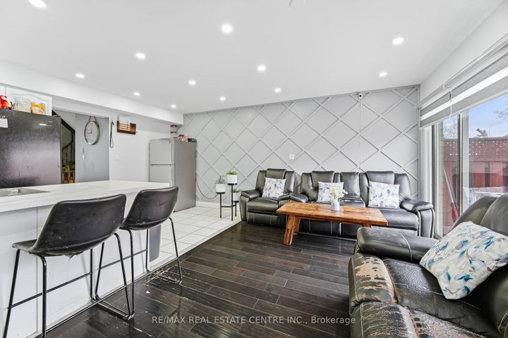 Photo 20 at 28 Mount Fuji Crescent, Wellington, Brampton