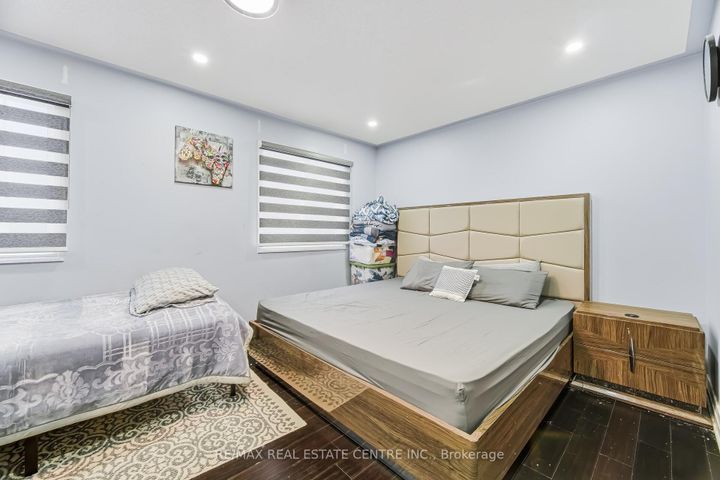 Photo 25 at 28 Mount Fuji Crescent, Wellington, Brampton